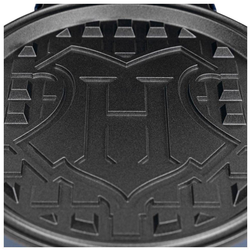 Uncanny Brands - Harry Potter Hogwarts Waffle Maker - Blue