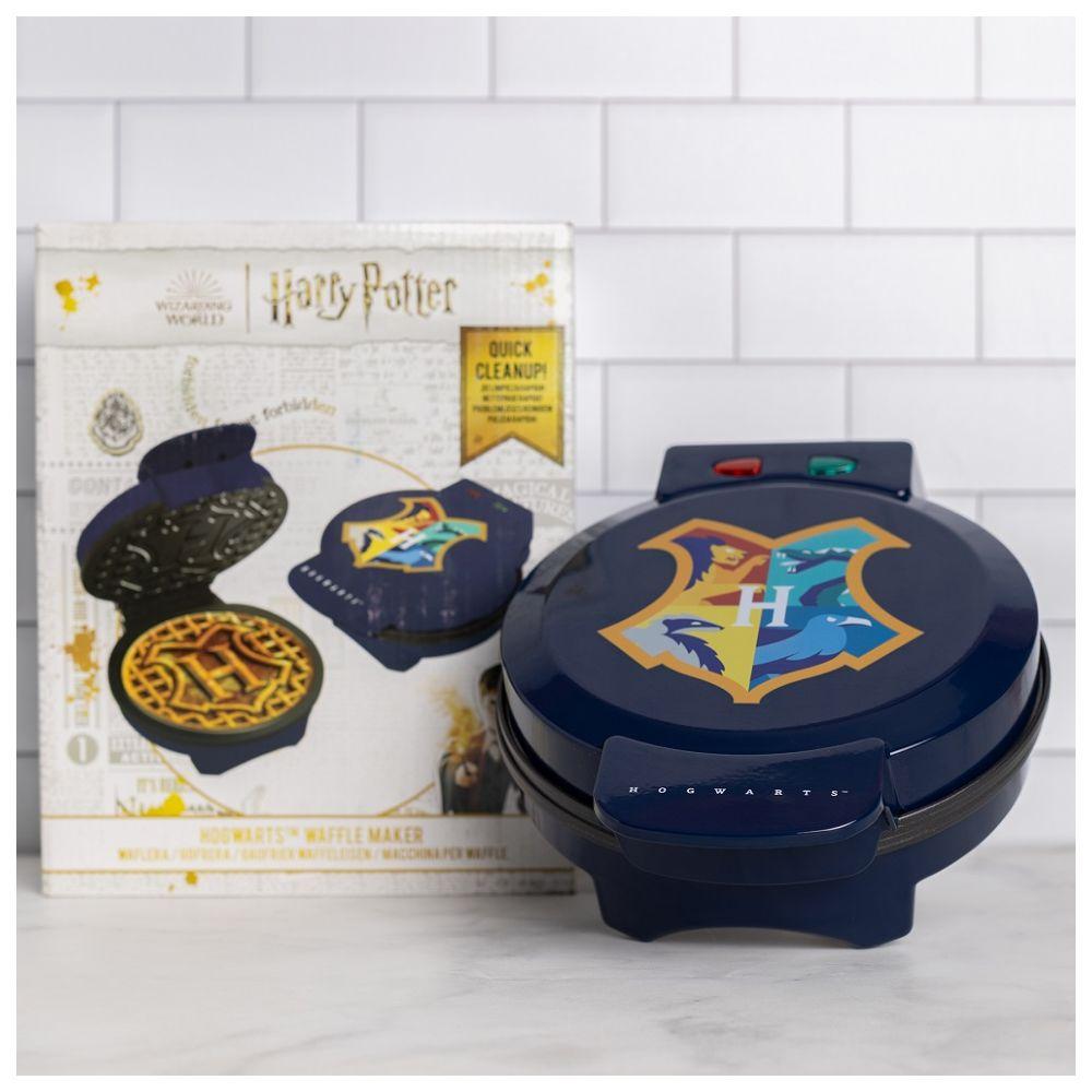 Uncanny Brands - Harry Potter Hogwarts Waffle Maker - Blue