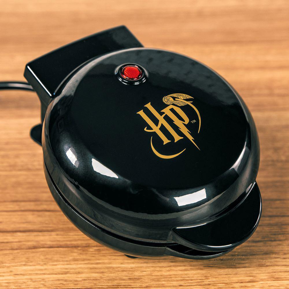 Uncanny Brands - Harry Potter Toaster & Mini Waffle Maker - Black