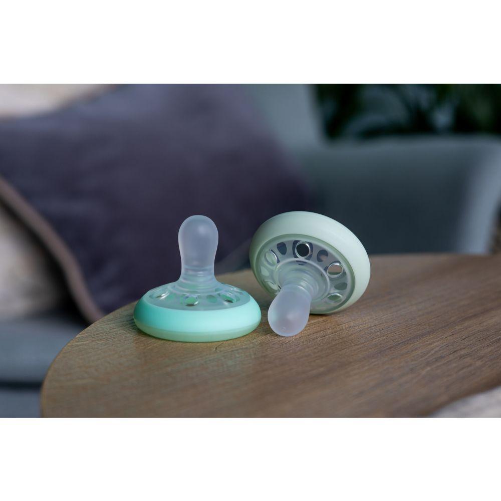 Tommee Tippee Closer To Nature Night Time Soother Pack of 2 (0-6m)